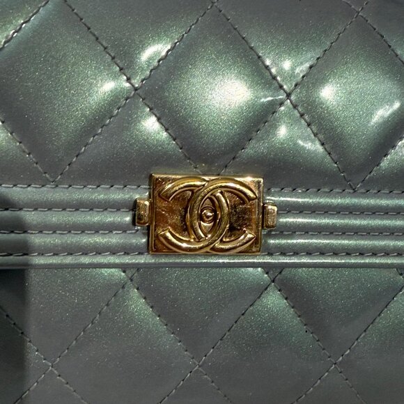 CHANEL Boy Quilted Long Flap Wallet in metallic blue with silver hardware - Picture 5 of 15